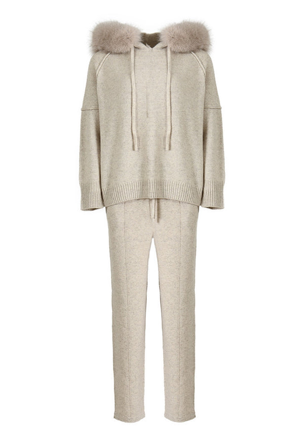 Latte Cashmere Tracksuit with fox fur, super soft 100% cashmere wool, women's luxury loungewear in relaxed fit, ideal for cooler days