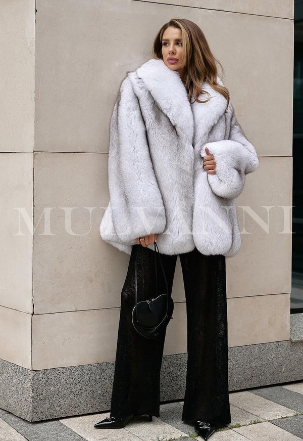 𝐋𝐈𝐌𝐈𝐓𝐄𝐃 𝐄𝐃𝐈𝐓𝐈𝐎𝐍 VICTORIA Fox Fur Coat