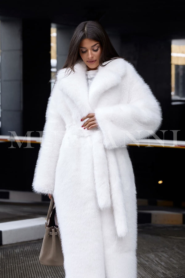 Manteau en fausse fourrure blanche de luxe